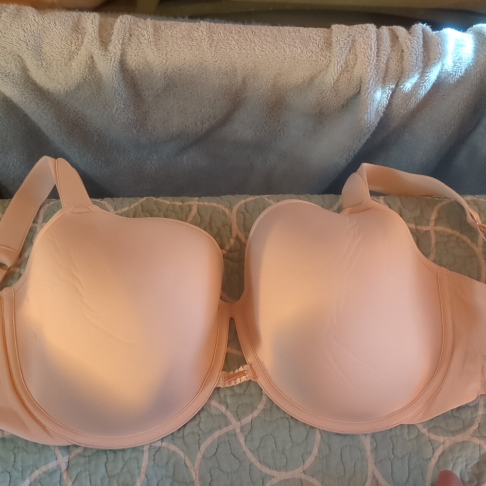 SHEFIT NWT Adjustable Unconventional T-Shirt Bra Soft Pink Padded Underwire